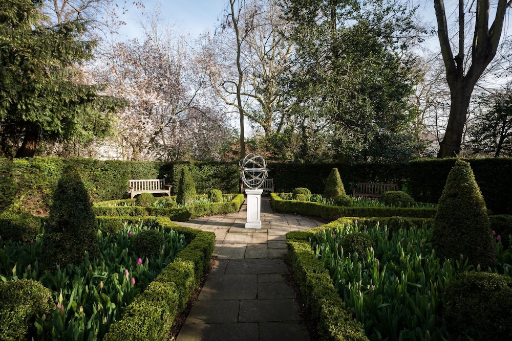 53 Lower Belgrave Street