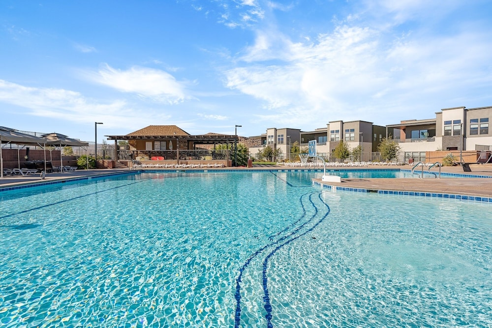 Villa #33 At Bloomington Country Club 3 Bedroom Condo