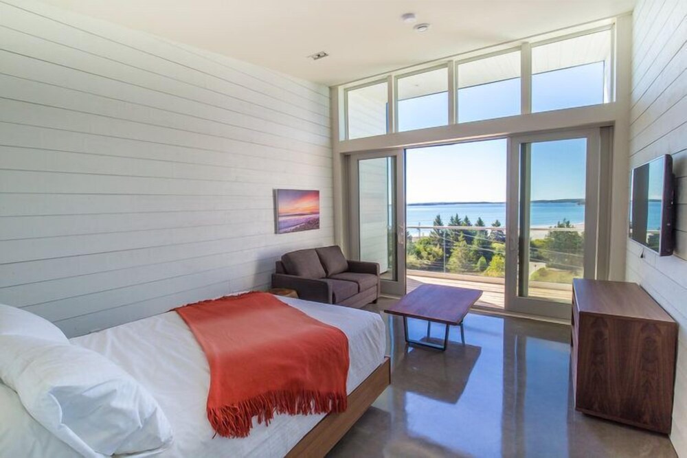 The Quarterdeck Resort