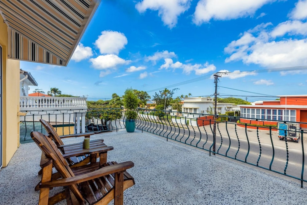 NEW 6br6 5BA Villa 200m to Beach w Privatepool