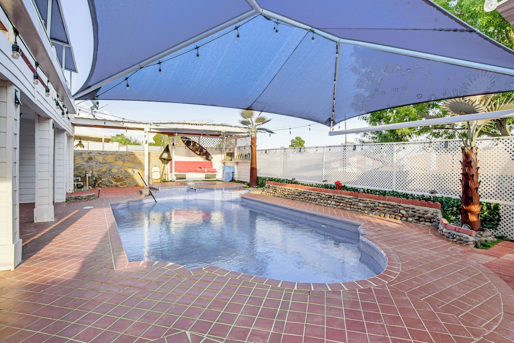 13 Mi to Downtown El Paso: Home w/ Game Room & Bar