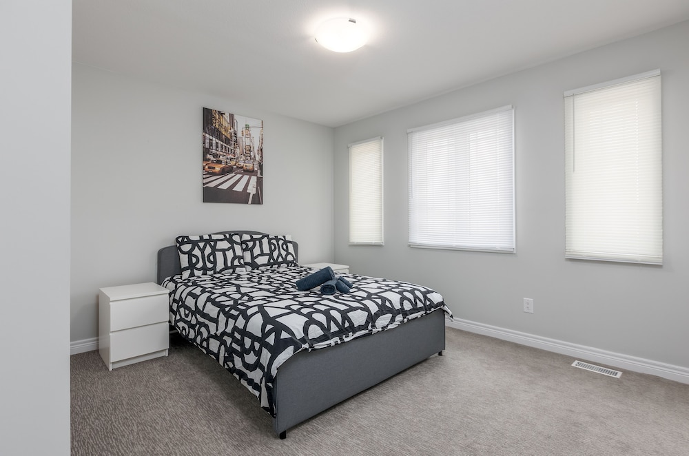 Luxury Entire house mins Niagara falls & Brock uni