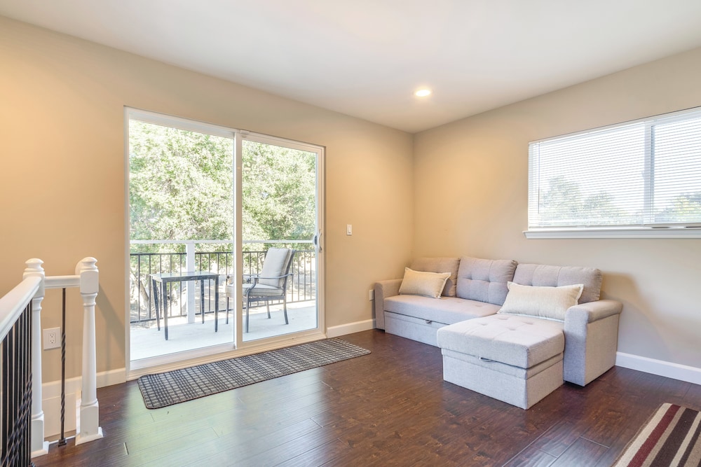 Near Hiking & Golf: Cozy Cottage in Morgan Hill!