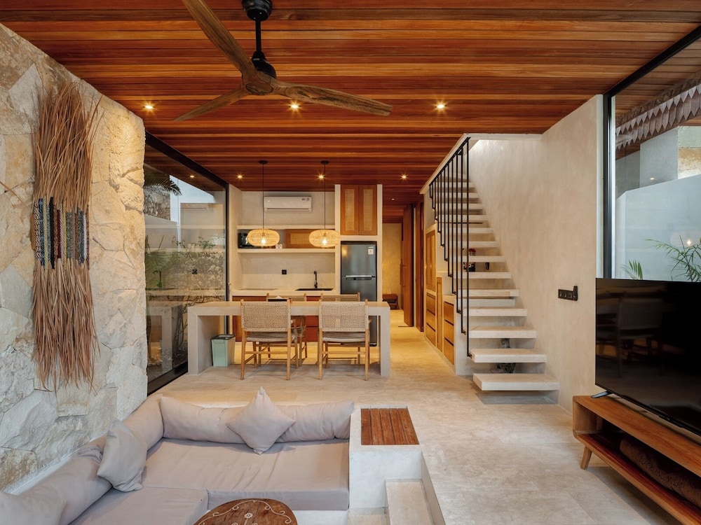 Blacksand Villas Echo Beach