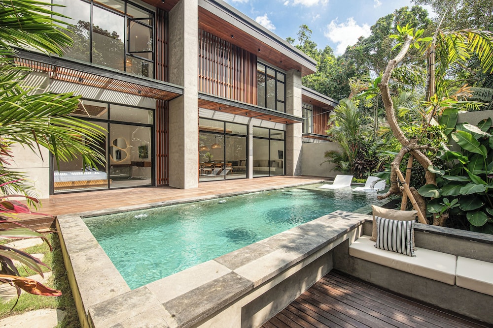 Elegant 5BR Canggu Villa 400m to Pristine Beach
