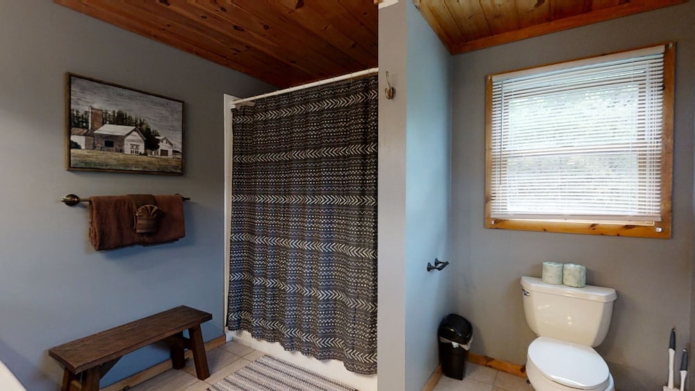The Ranch Cabin on 6 Secluded Acres in the Great Smoky Mountains by RedAwning