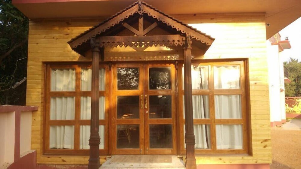 Baine Holiday Resort