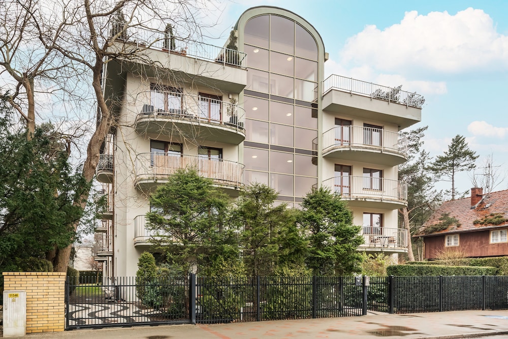 Apartments Handwit by Renters view 3