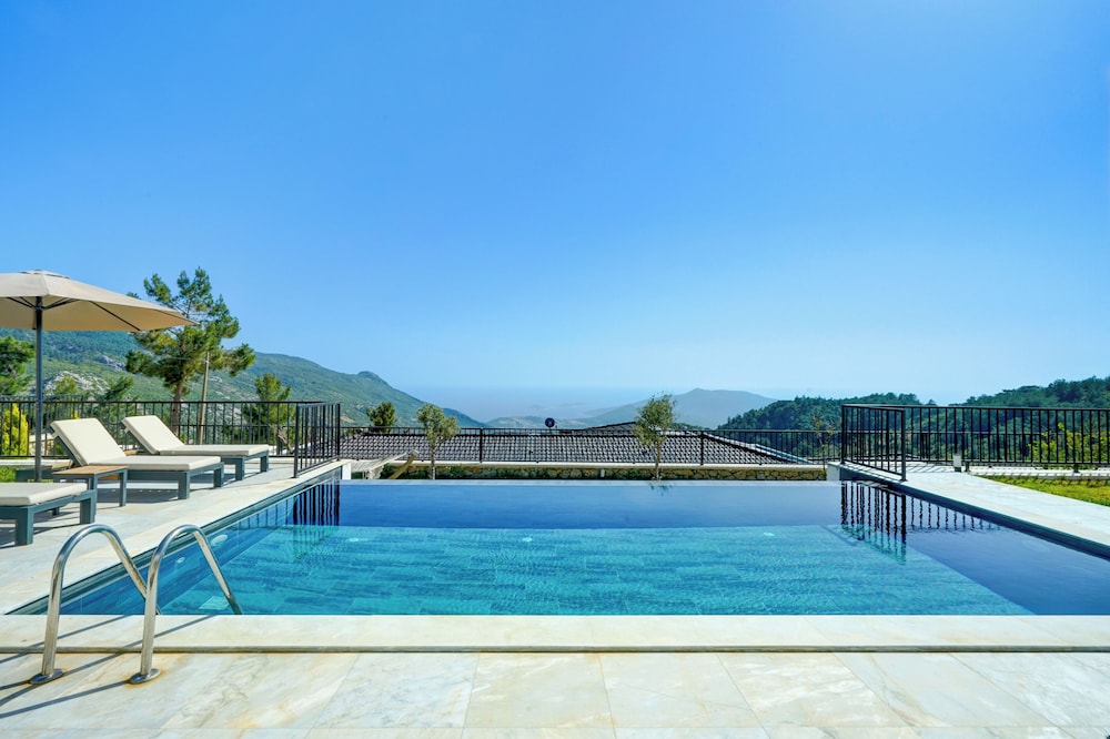 Saturn-4 PLANET LUXURY VILLAS
