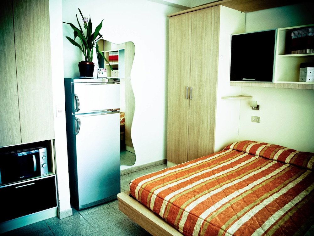 Residence Internazionale en Rimini — hotel room