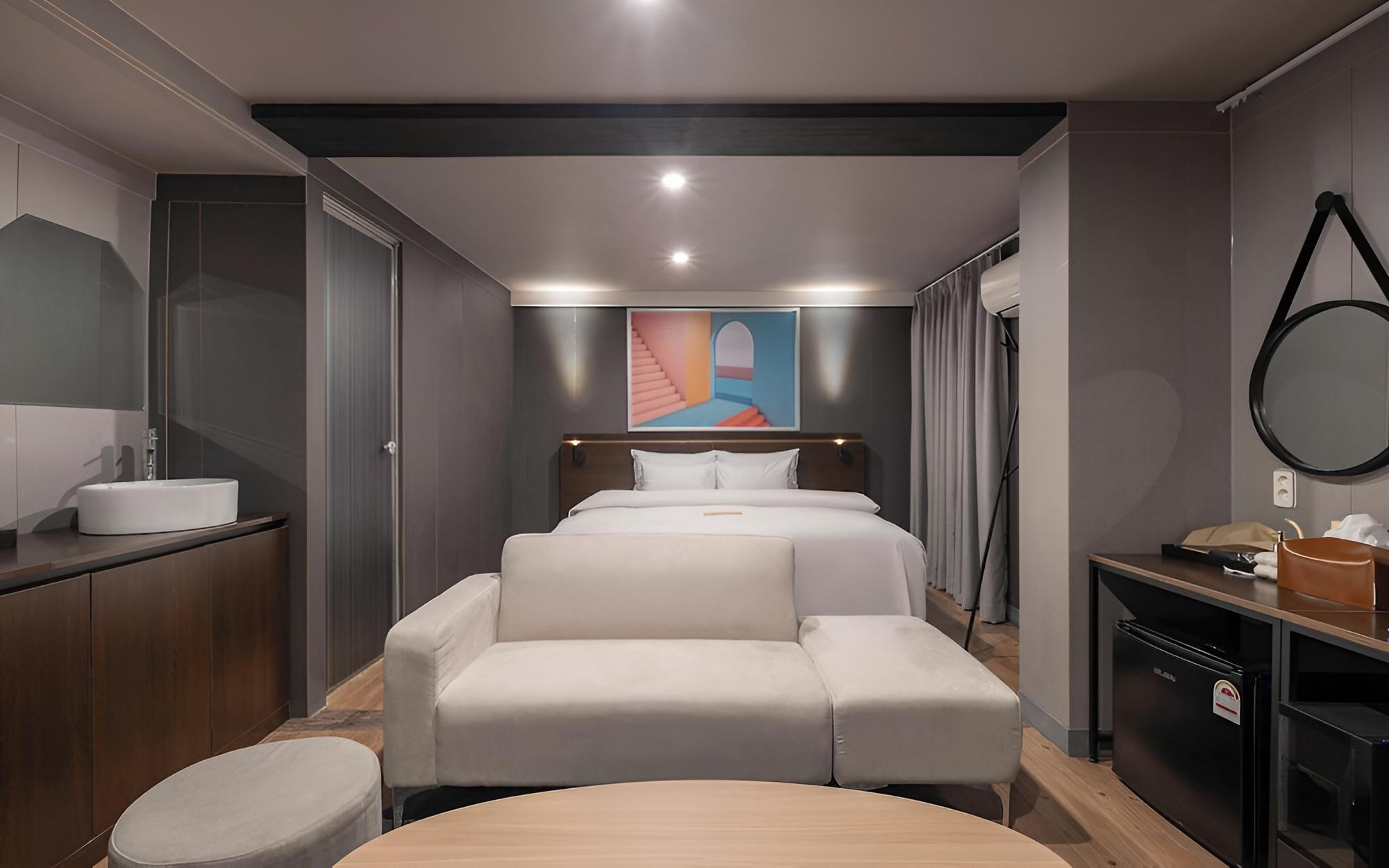 Sinchon Avani Hotel&play