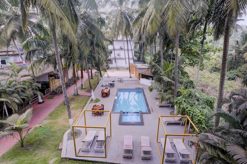 Fabhotel Bay Breeze