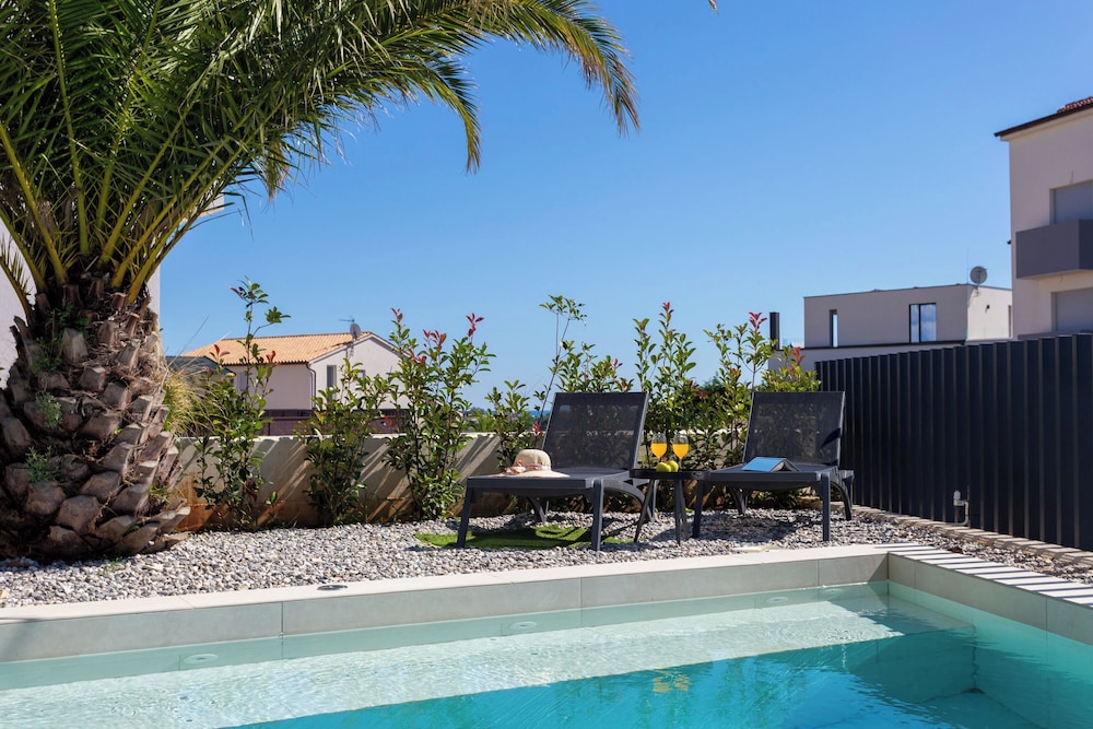 Villa Emma With Pool and sea view