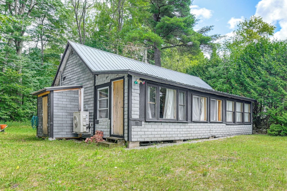 Glamping Getaway at Lake Carmi Cabin!