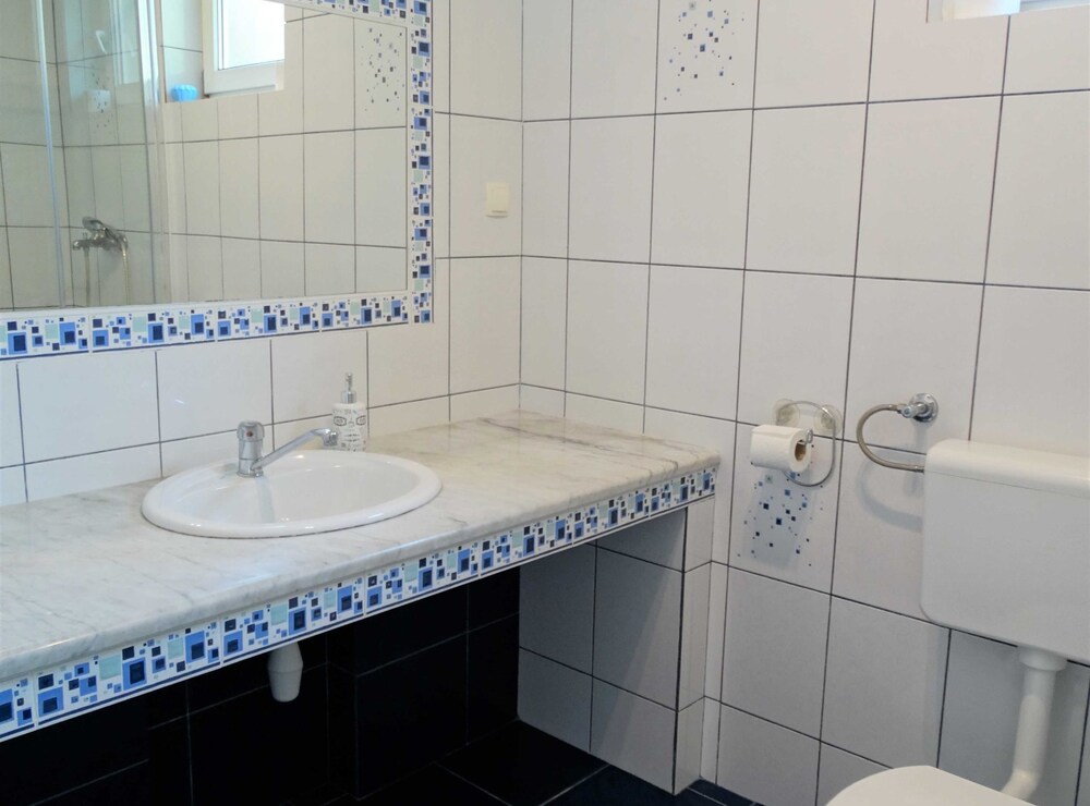 Spacious Novi Vinodolski Apartments With Terrace and Shared Pool
