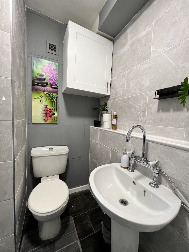 Impeccable 1-bed Apartment in London