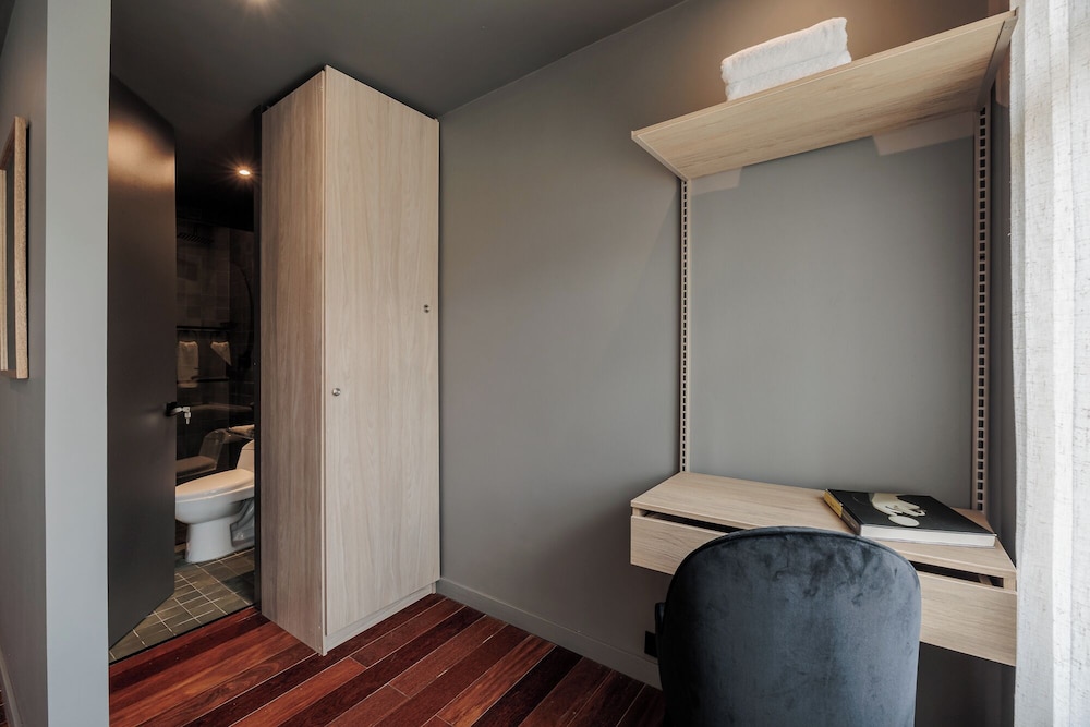 10th Street 3 Bedroom Jacuzzi & Billiard