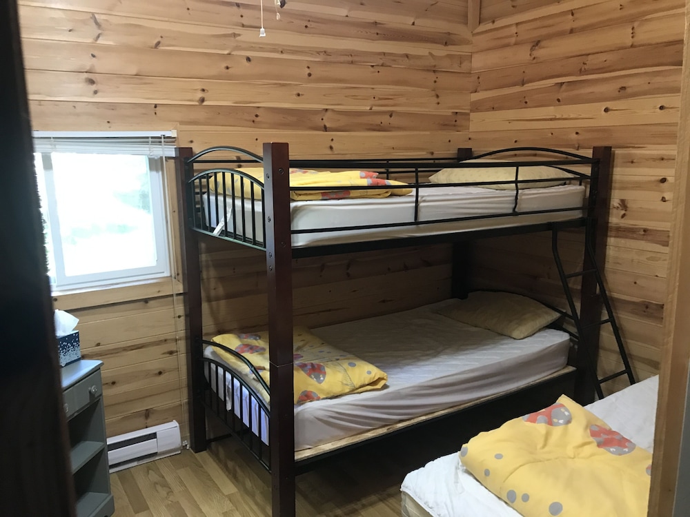 Longmuir's Hidden Cove Cottage Resort