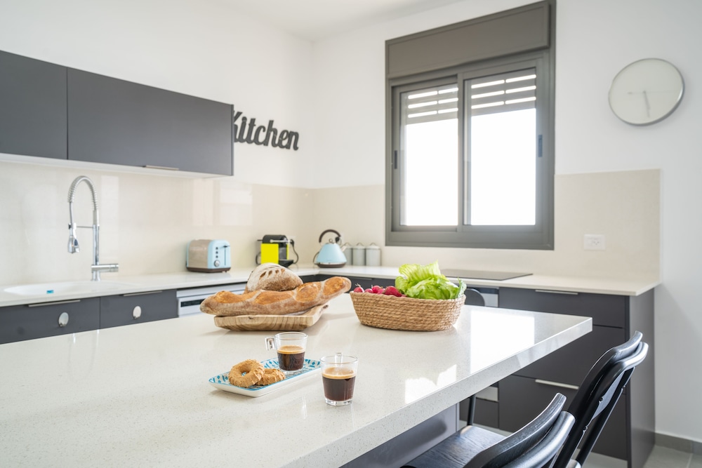 Modern Comfort Escape by Sea N' Rent