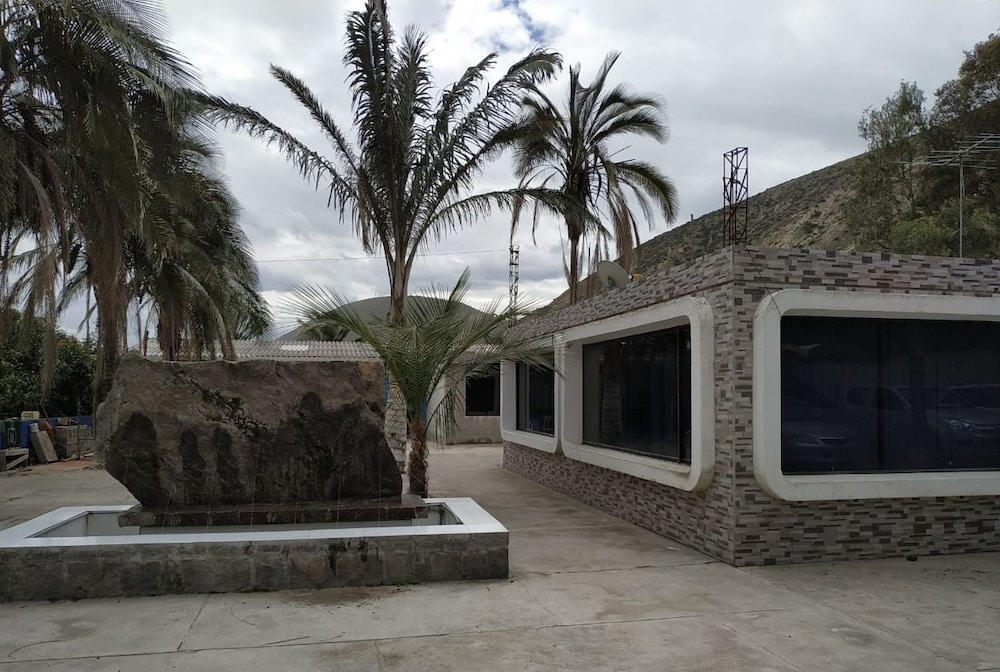 Hostal Davinci Mitad del Mundo