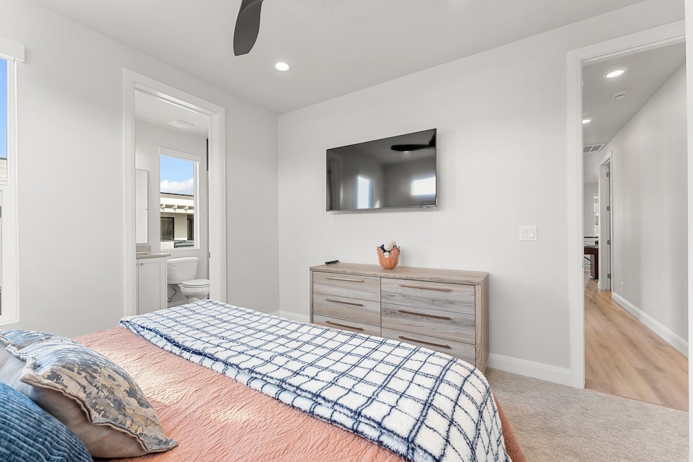 Oasis Retreat 5 Bedroom Townhouse