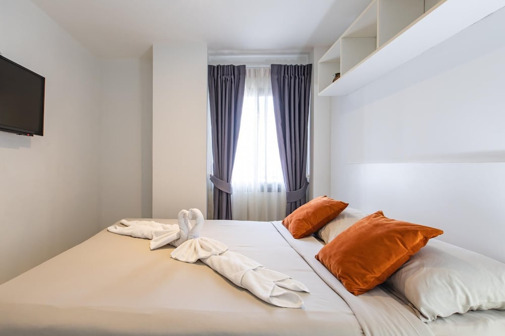 Modern Condo - 1BR T1-401