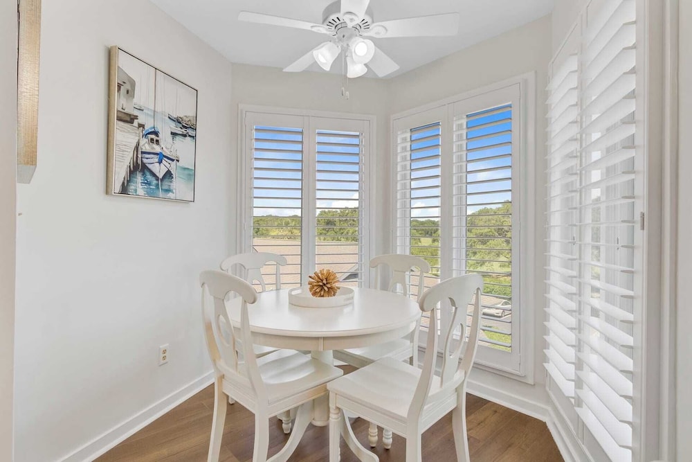 Oceanview Condo + Pool, Balcony & Beach Access 304 D Port O Call by Avantstay
