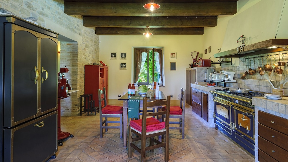Ca Seppe 10 2 by Marche Holiday Villas