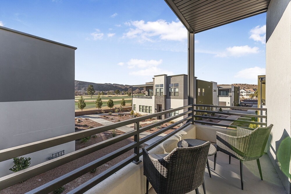 Villa #23 At Bloomington Country Club 4 Bedroom Townhouse
