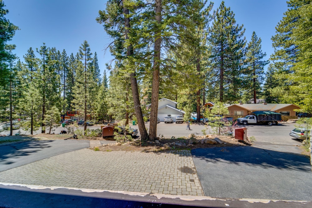 Lake Tahoe Vacations - Incline Village Retreat Near Skiing Beaches - Property Image 13