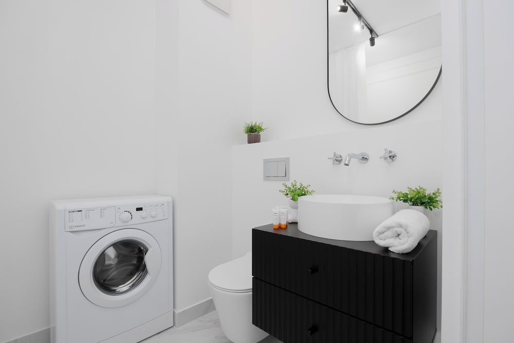 Warsaw Jaktorowska Apartment by Renters