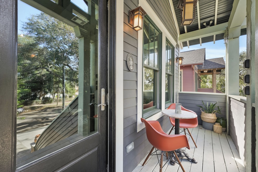 Ebb and Glow Retreat by Ryson Vacation Rentals