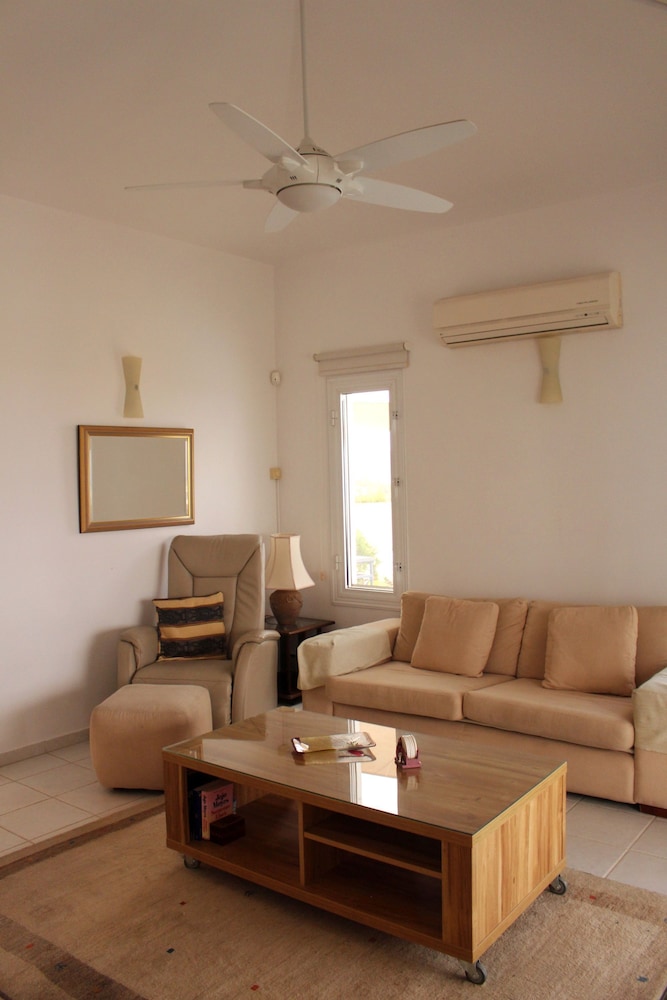 102 PAP - Stay Helios House