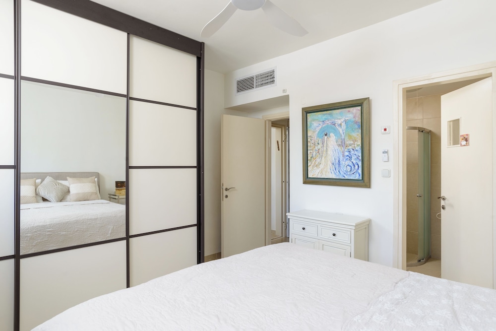 Comfy & Terrace neear Beach by FeelHome view 5
