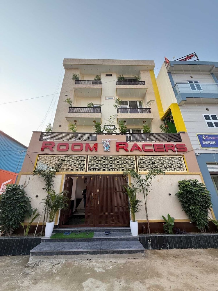 Room Racers