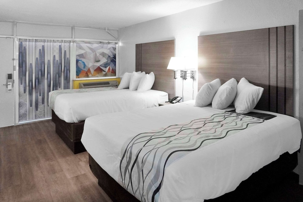 Econo Lodge Carlsbad Caverns Area