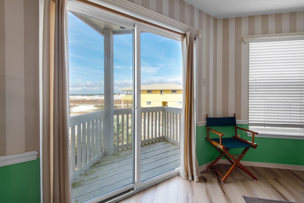 Pelican Point 2 Bedroom Townhouse by RedAwning