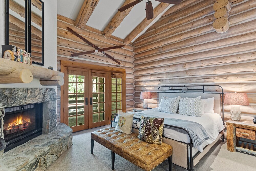 Pine Inn at Trail's End Lodge - Three Bedroom Residence with Spa #2 3 Condo