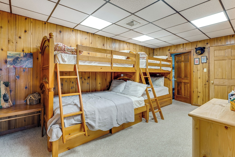 Dock & Hot Tub: Scenic Beech Mountain Lakes Gem!