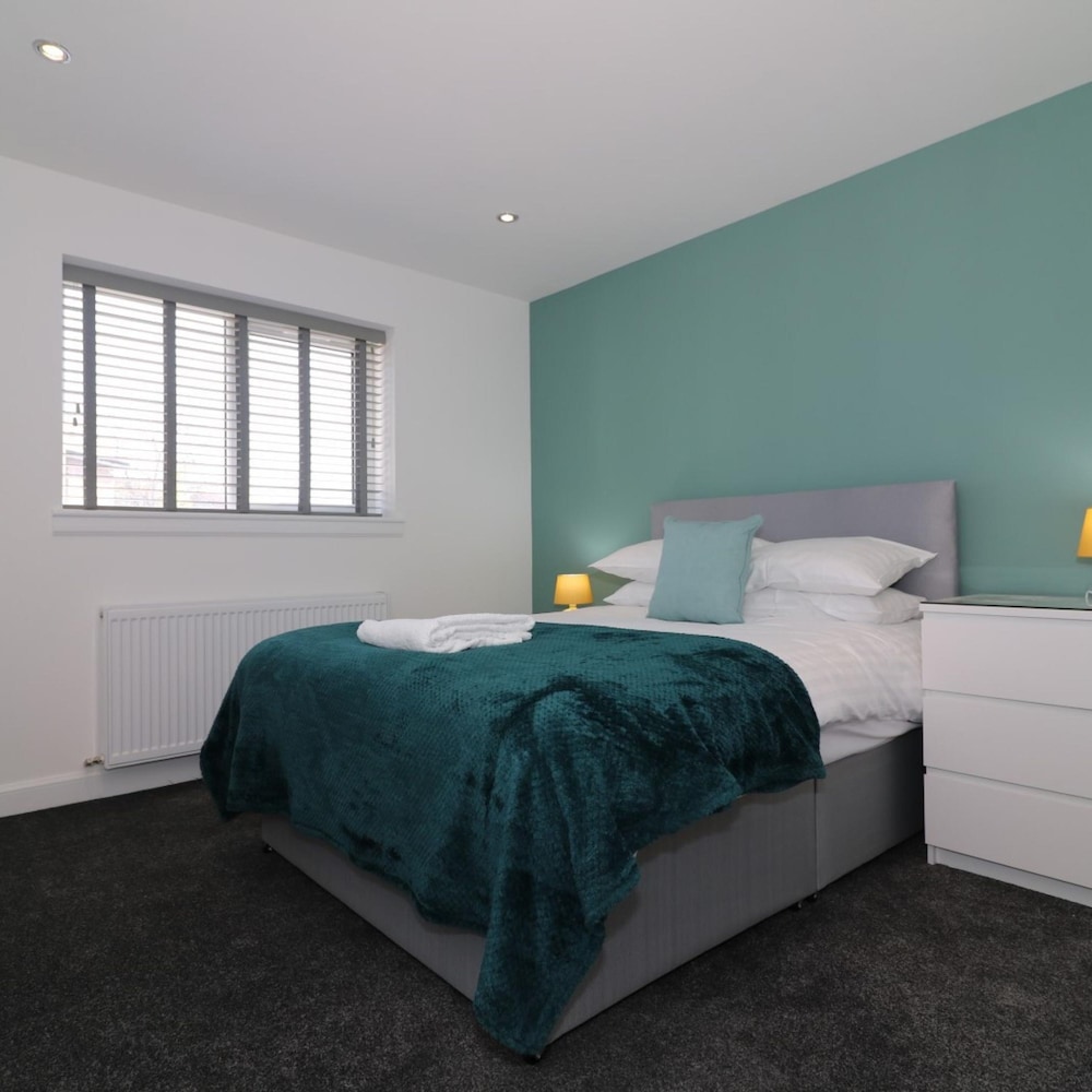 Railway House 5 bed - Maryhill