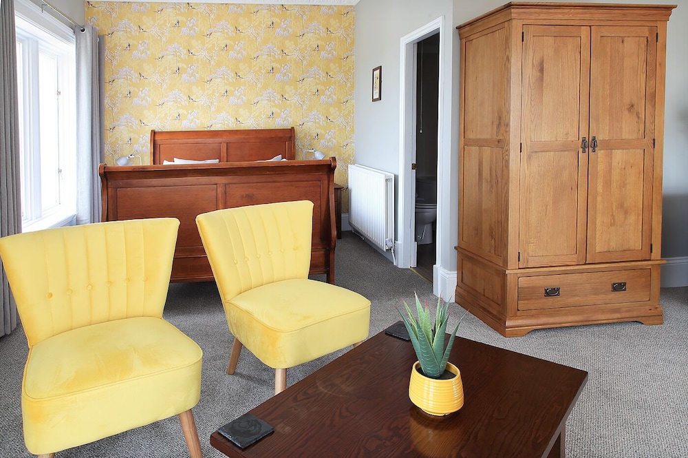 Hartlepool Vacations - The Marine Hotel - Property Image 5