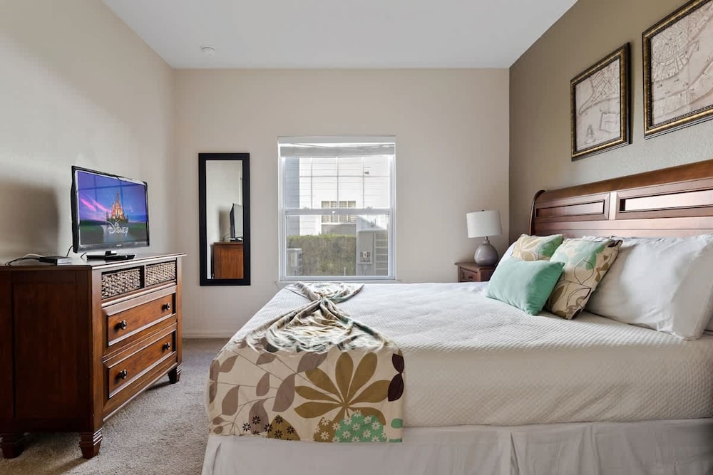 Welcoming 4 BR Sleeps 10 Guests Wl2901