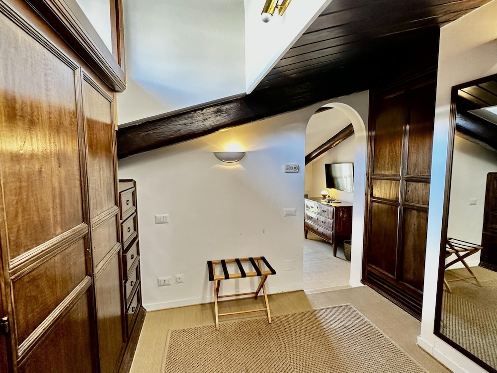 L Ortensia Bianca in Palazzo Ruspoli a Superb Retreat in the Most Elegant Palace in Rome