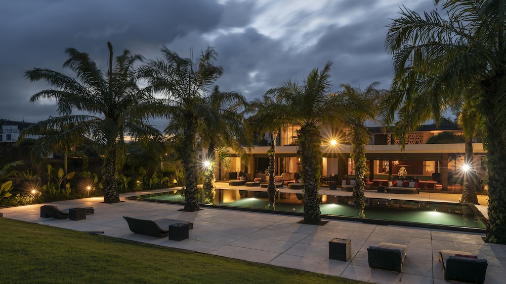 SuperNova Private Boutique Retreat Villa