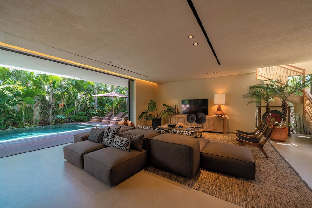 Villa Fiji by Villa Finder