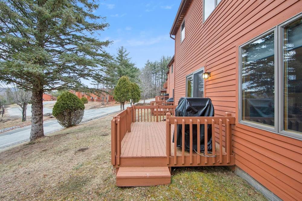 Tahawus 74I - A Cozy Adirondack Retreat 2 Bedroom Townhouse by The Summit at Gore Mountain