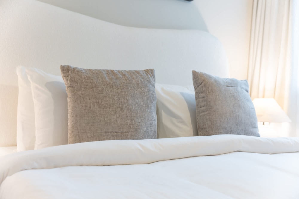 Prime 2BR Near Marina Mall Tram