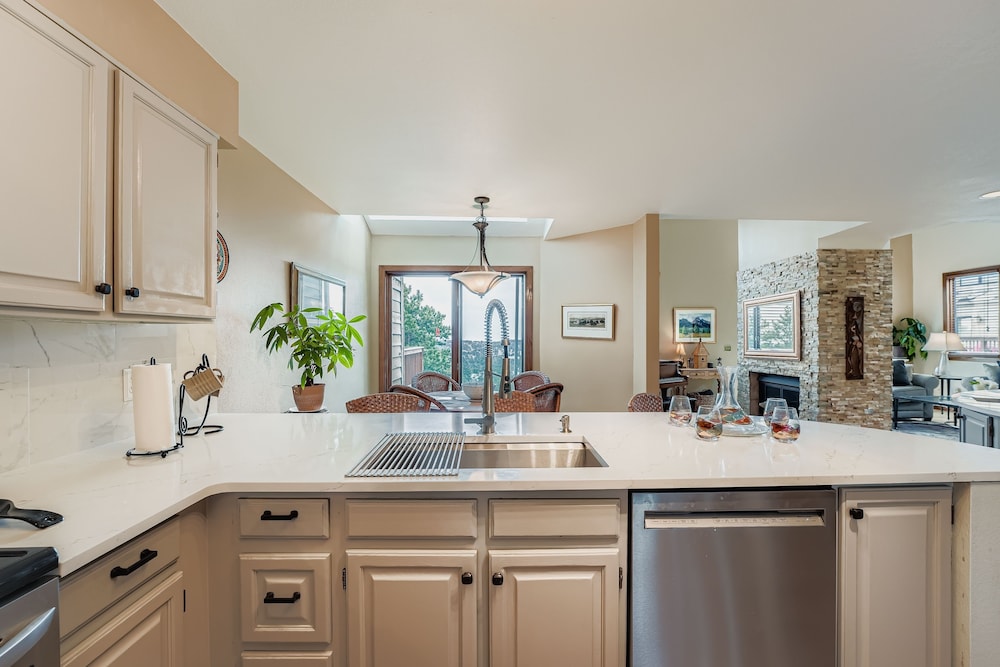Chimney Creek 2 Bedroom Condo