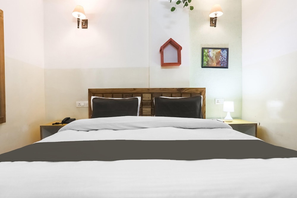 Cozy Stays Near Pacific Mall Rajpur Dehradun