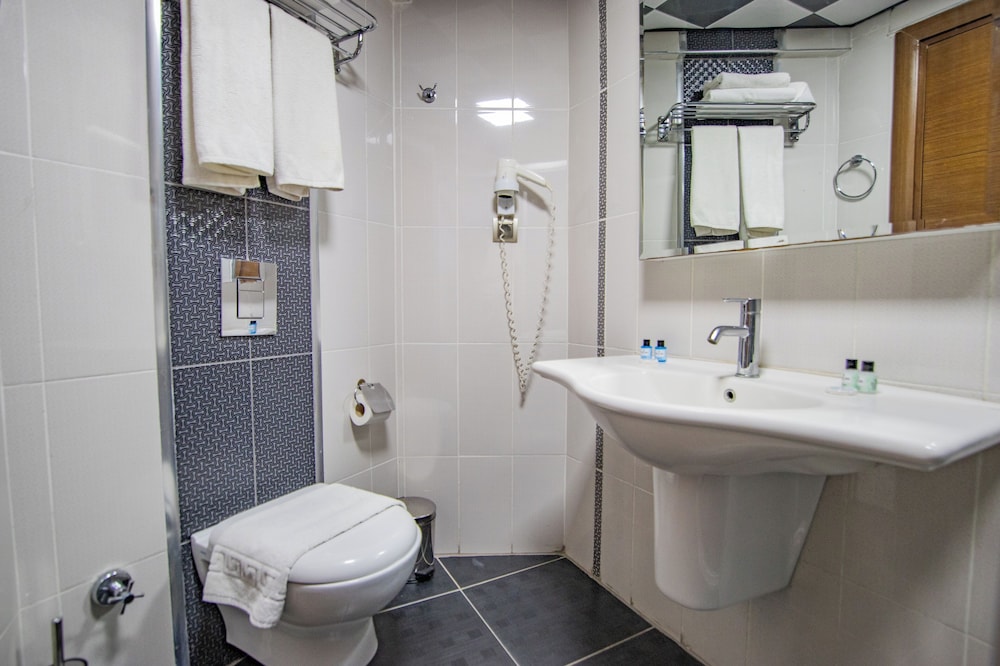 Point Beach Hotel - Image 13